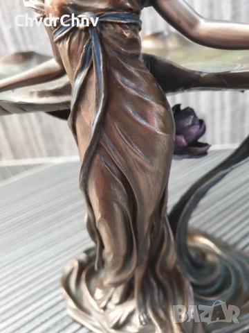 24см-2кг бронзов резин/италианска пиедестална фигурална фруктиера-бонбониера/фигура на фея с лилия, снимка 10 - Декорация за дома - 52972341