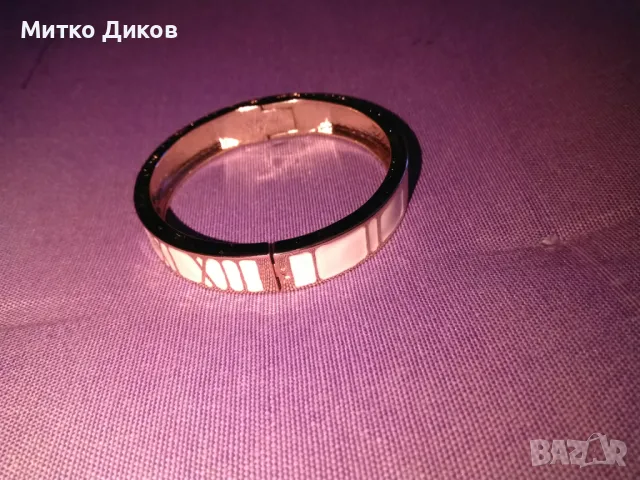 Женска гривна позлатена емайлирана тип  Сваровски с числа римски от  I до XII нова