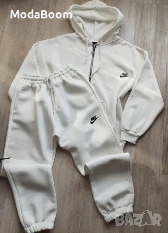 Ватиран дамски комплект NIKE 