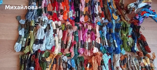 710 бр. чилета ДМС конци за бродиране , снимка 6 - Гоблени - 49123359