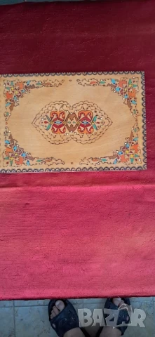 Стара дървена кутия 