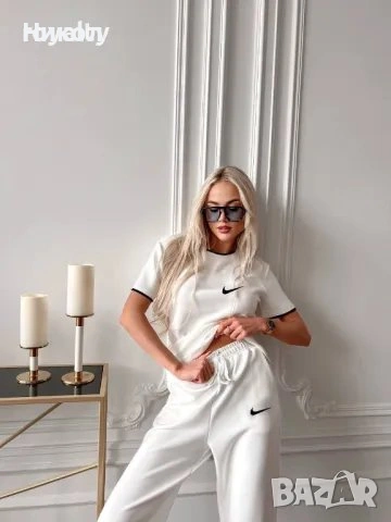 Дамски спортен екип 