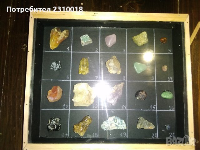 Дървена кутия с минерали от цял свят, снимка 2 - Колекции - 40751485