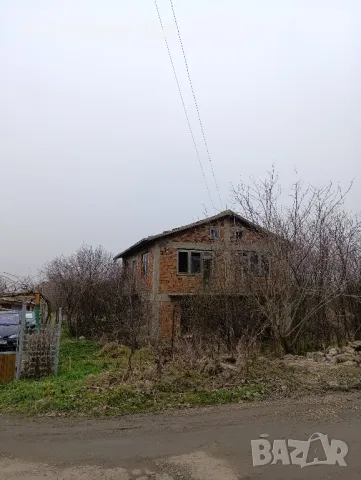 Двуетажна къща  в село Стожер с двор, снимка 3 - Къщи - 48922389