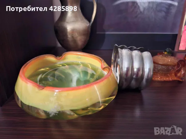 Трицветен стъклен пепелник., снимка 2 - Други стоки за дома - 48813797