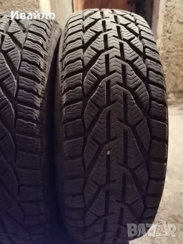Продавам 2 броя зимни гуми 195.65.15 на 1 сезон дот 2019 Tarus , снимка 2 - Гуми и джанти - 53944715