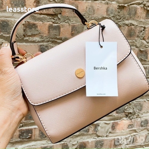 Дамска чанта Bershka светло розово, снимка 4 - Чанти - 52594334
