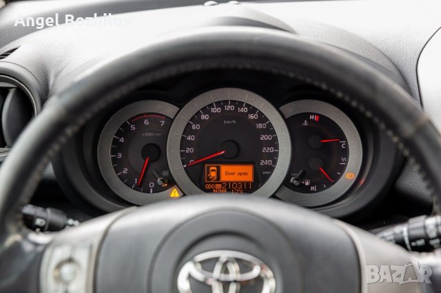 Toyota Rav4 2.2D4D 136kc, снимка 13 - Автомобили и джипове - 43991163