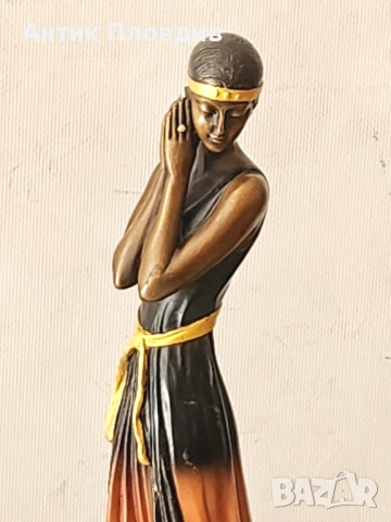 Статуетка „Дама в дълга рокля“ – G. S. Cassel, France, снимка 2 - Статуетки - 51655845