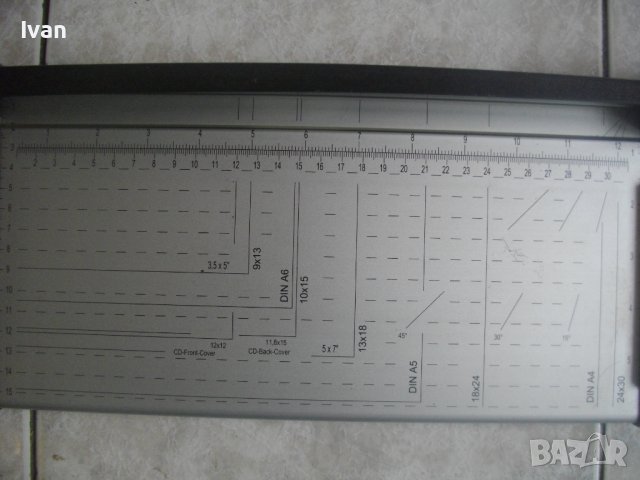 Немска Нова Гилотина/Резачка За Хартия-32см/А4-8л-Алуминиева-M+R Trim Cat Paper Trimmer-Made Germany, снимка 3 - Други инструменти - 40235744