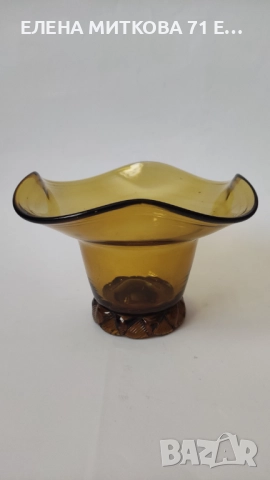 Бонбониера кошничка от цветно стъкло