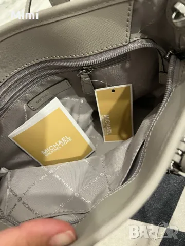 Michael Kors нова мини чанта , снимка 3 - Чанти - 47803381