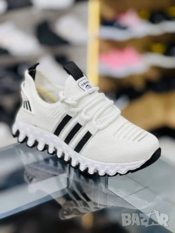 Детски маратонки за момиче  adidas на едро