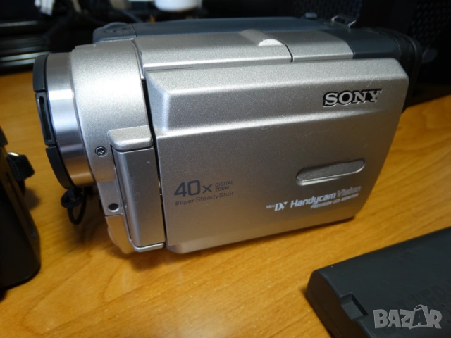 две цифрови камери SONY ..., снимка 2 - Камери - 54179119