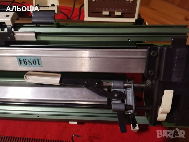 плетачна машина Superba-Singer с двойно легло моторно задвижване, снимка 12 - Други инструменти - 36807158