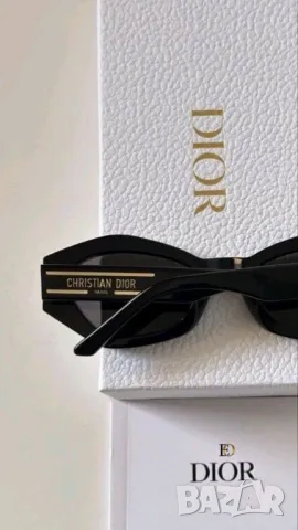 очила с калъф christian dior versace , снимка 2 - Слънчеви и диоптрични очила - 50409073