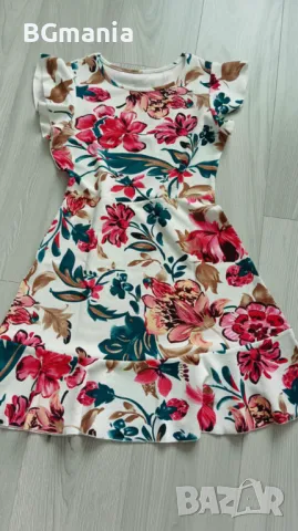 Еластична свободна рокля в бяло на цветя с паднал ръкав размер Л, снимка 8 - Рокли - 50042127