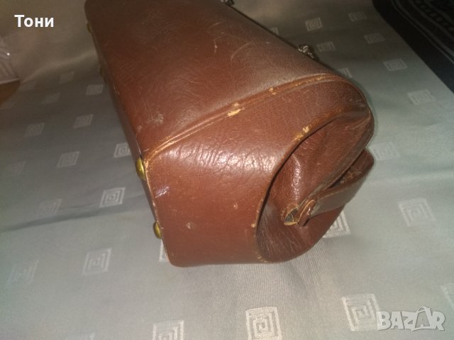 Антична кафява кожена лекарска чанта от период 1950 г , снимка 9 - Антикварни и старинни предмети - 31144273