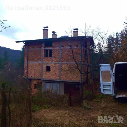 Продавам къща 456 кв/м , снимка 2 - Къщи - 45916377