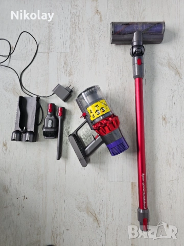 Dyson V10 - пълен комплект