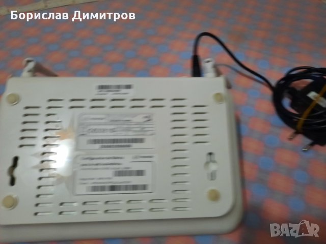 Продавам нов рутер Movistar Wifi, снимка 4 - Рутери - 35446556