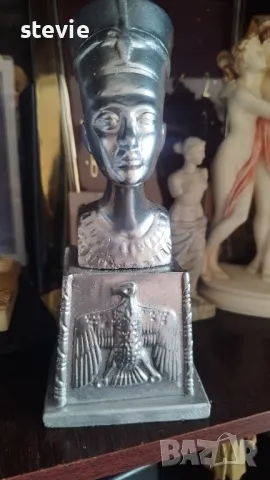 Метална статуетка