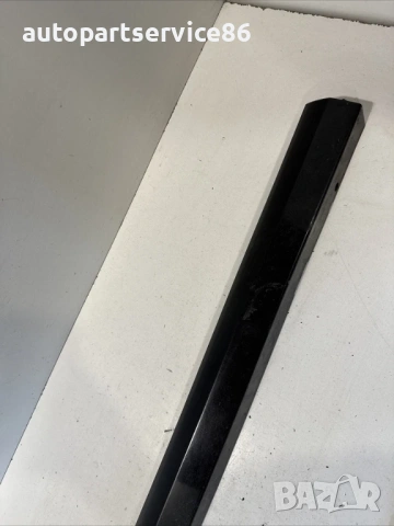 Лява предна облицовка лайсна черна за Volvo V70 2.0 TDI (2012) 39885572, снимка 3 - Части - 54020973