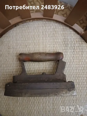 Стара ютия, снимка 2 - Антикварни и старинни предмети - 49872826