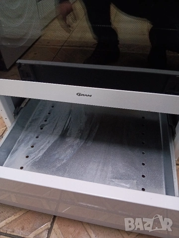 Като нова свободно стояща печка с керамичен плот Gram с две години гаранция!, снимка 4 - Печки, фурни - 53173129