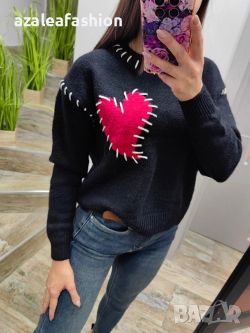 Черен пуловер със сърце