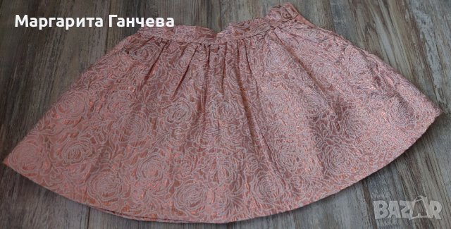Ефектна пола с цветя в розов цвят, снимка 1 - Детски рокли и поли - 40331918
