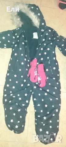 Топло зимно облекло и стилна ски екипировка за деца 