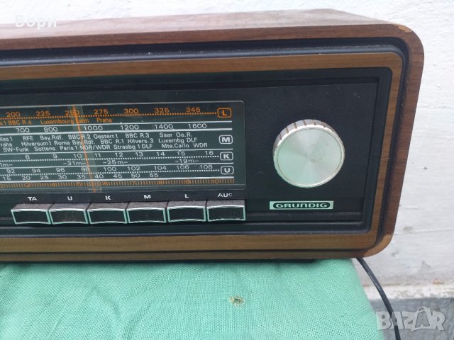 Grundig RF 711 Радио, снимка 2 - Радиокасетофони, транзистори - 31144263