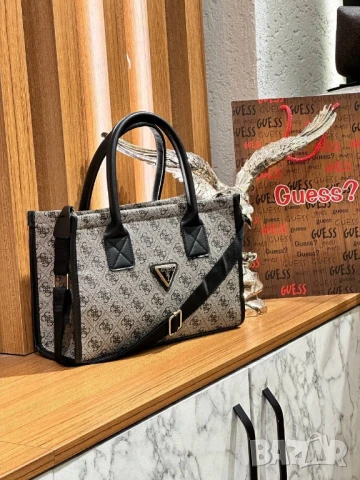 чанти guess , снимка 3 - Чанти - 51320639