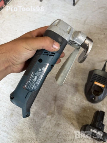 Bosch GSC 12V-3 ножица за ламарина, снимка 5 - Други инструменти - 56154547