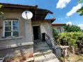 Отличен имот с голям парцел (1070 кв.м) и 3 спални в село Николово, обл. Хасково, снимка 5