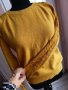 Жълт пуловен с дантела, снимка 1