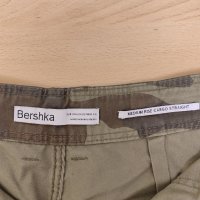 Карго камуфлажни панталони BERSHKA, снимка 2 - Панталони - 44809698