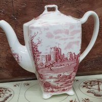 Английски порцеланов чайник , снимка 1 - Други ценни предмети - 37659615