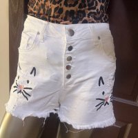 Бели къси дънкови панталони ! , снимка 1 - Къси панталони и бермуди - 42246136