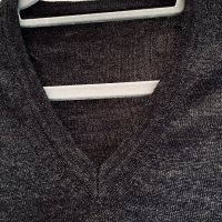 Пуловер V-деколте 100% меринос Италия, снимка 3 - Пуловери - 42549869