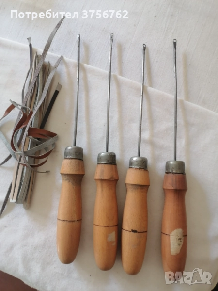 Продавам 4 броя шило за кожа от миналото, снимка 1