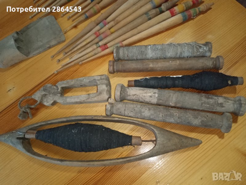 Продавам старинни вретена, совалка, паламарка., снимка 1