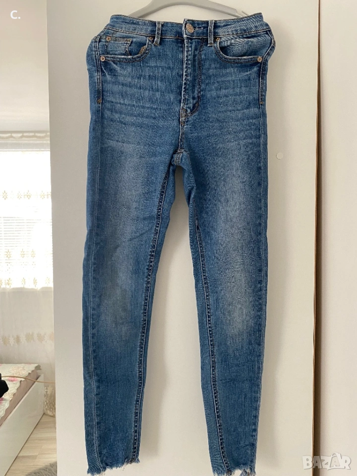 Дамска дънки Stradivarius, снимка 1