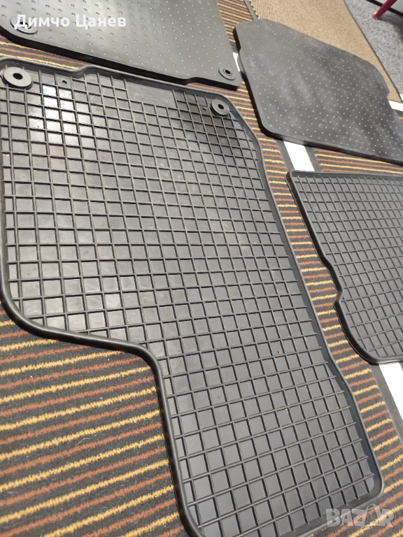 Продавам гумени стелки за Голф 4 , снимка 1