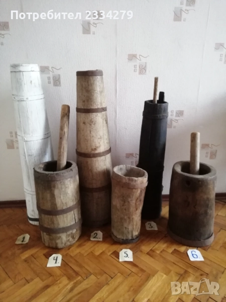 Стари дървени съдове, буталки за мляко и чутури-чукала за продукти. , снимка 1