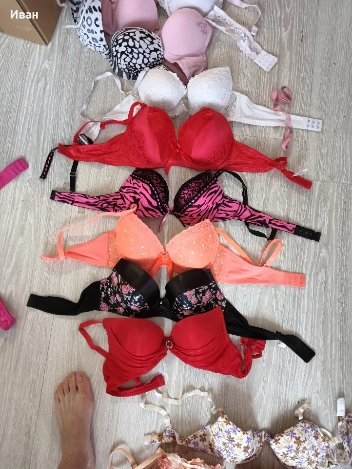 Сутиени, снимка 1