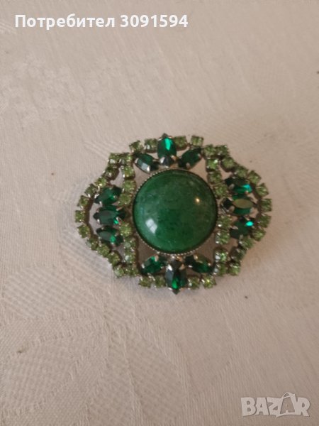 Винтидж съветска брошка. Брошка със зелени кристали-   камъни. , снимка 1