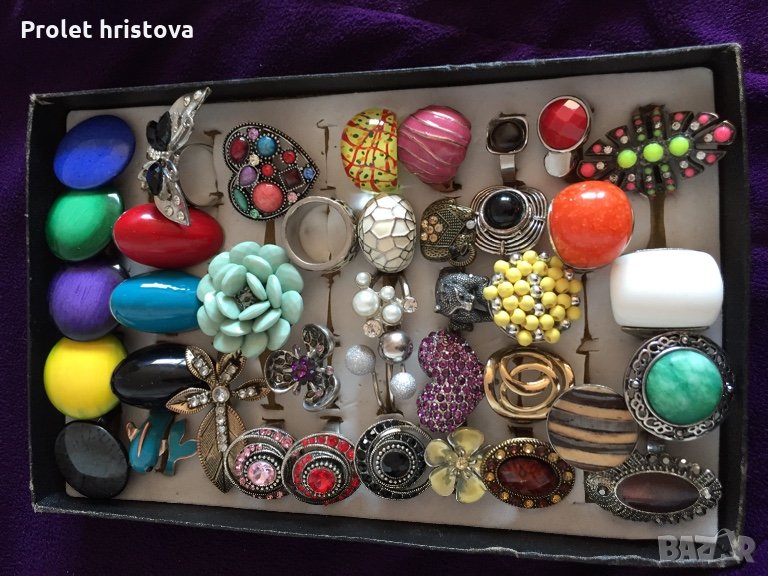 Пръстени, различни по материал и вид, снимка 1