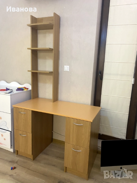 Бюро с мини библиотека и шкафчета в светло бежово и оранжево, снимка 1